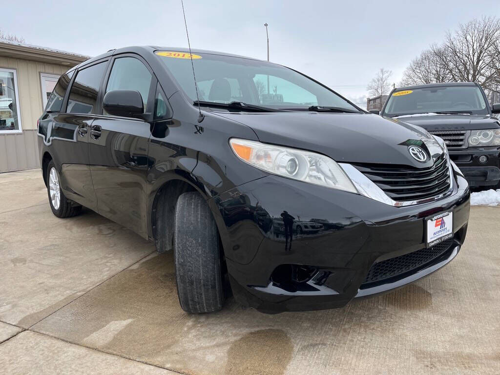 2012 TOYOTA Sienna