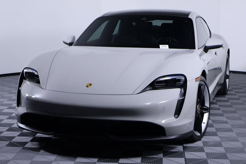 2022 PORSCHE Taycan