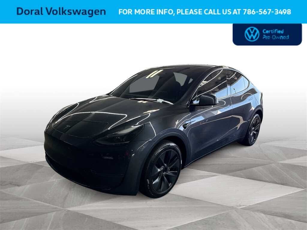2025 TESLA Model Y