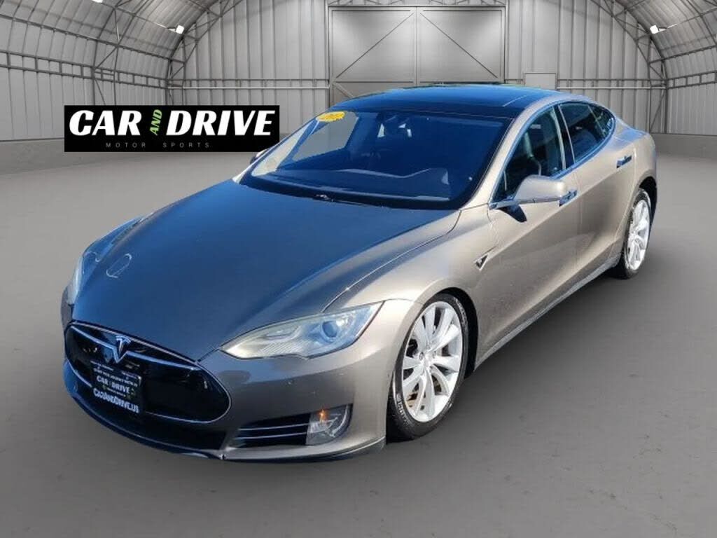 2015 TESLA Model S
