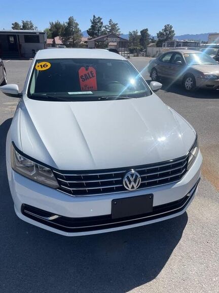 2016 VOLKSWAGEN Passat