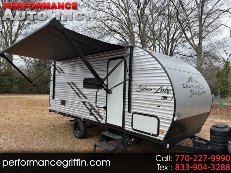 2023 FOREST RIVER Silver Lake Towable