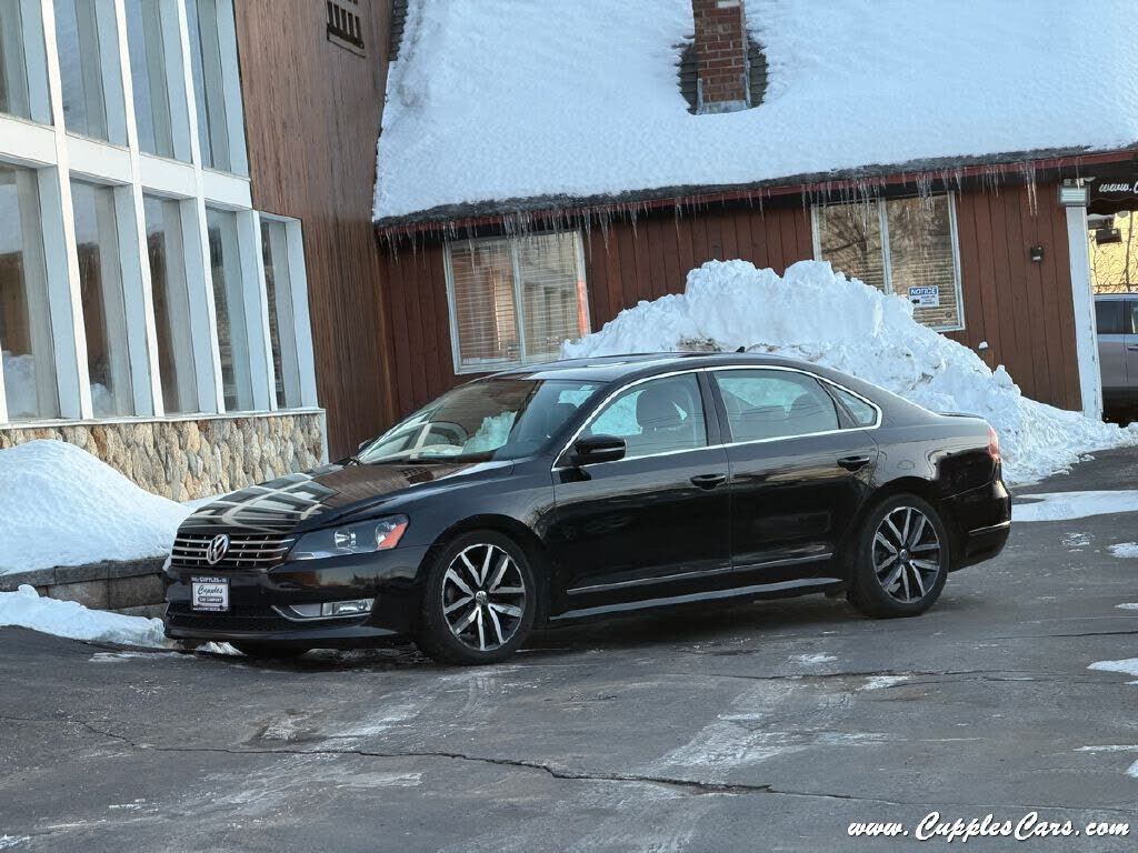 2013 VOLKSWAGEN Passat