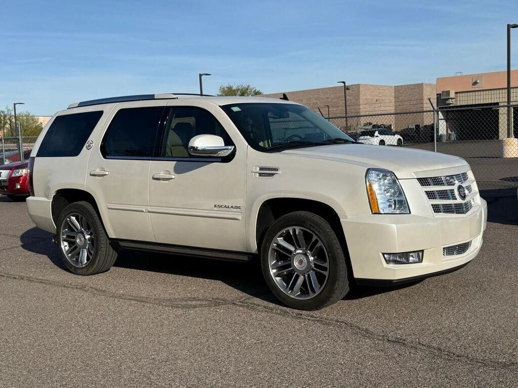 2013 CADILLAC Escalade