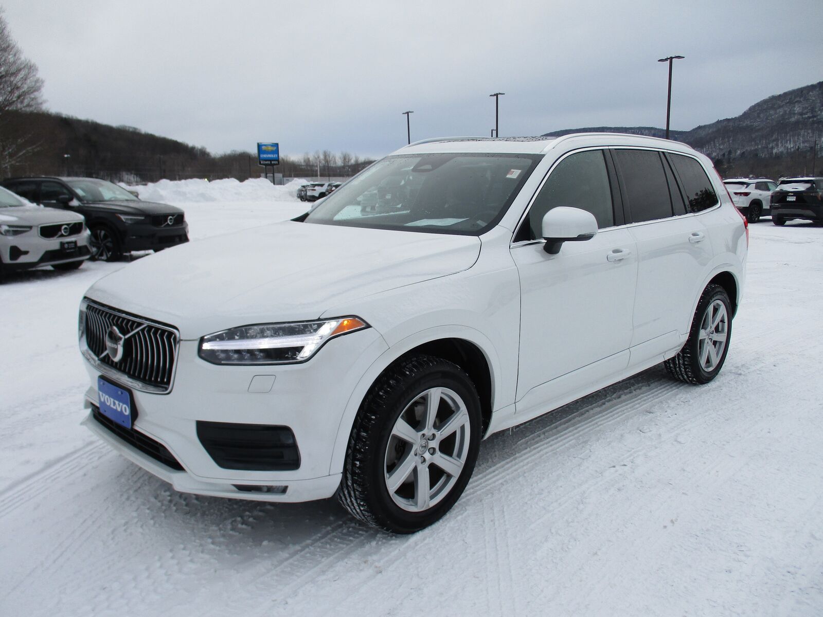 2023 VOLVO XC90