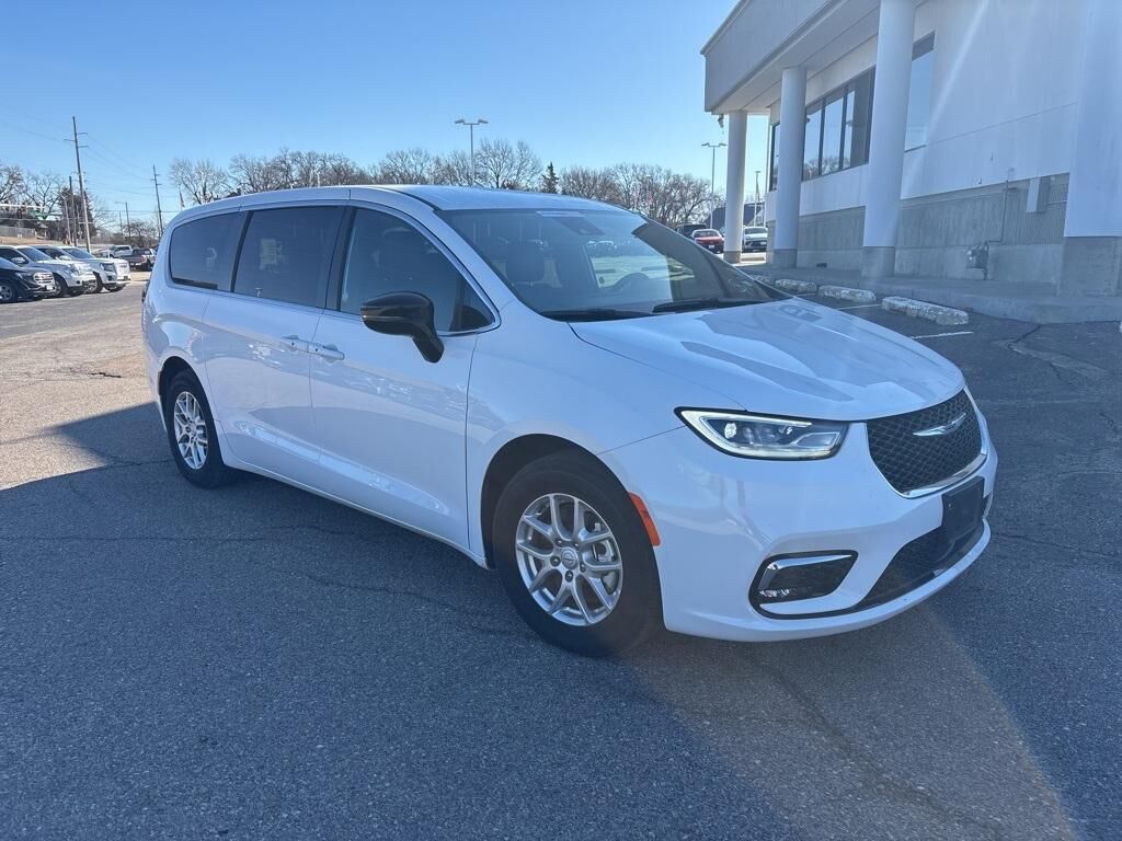 2025 CHRYSLER Pacifica