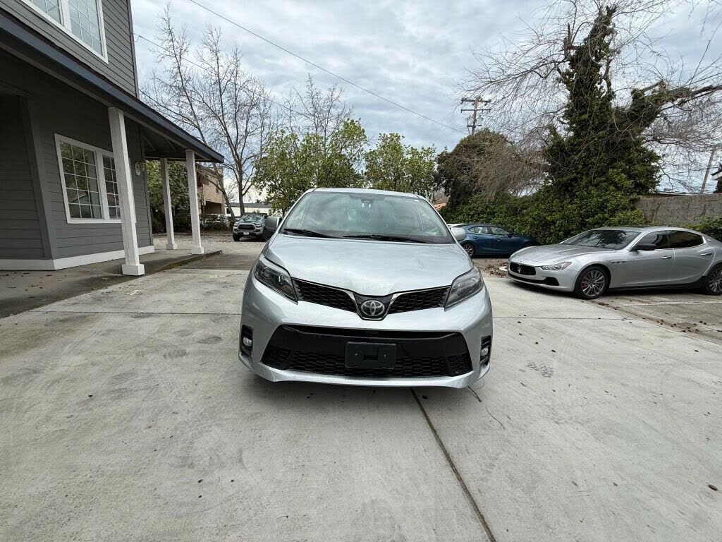 2020 TOYOTA Sienna
