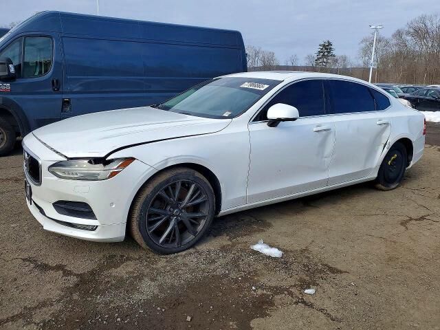 2018 VOLVO S90