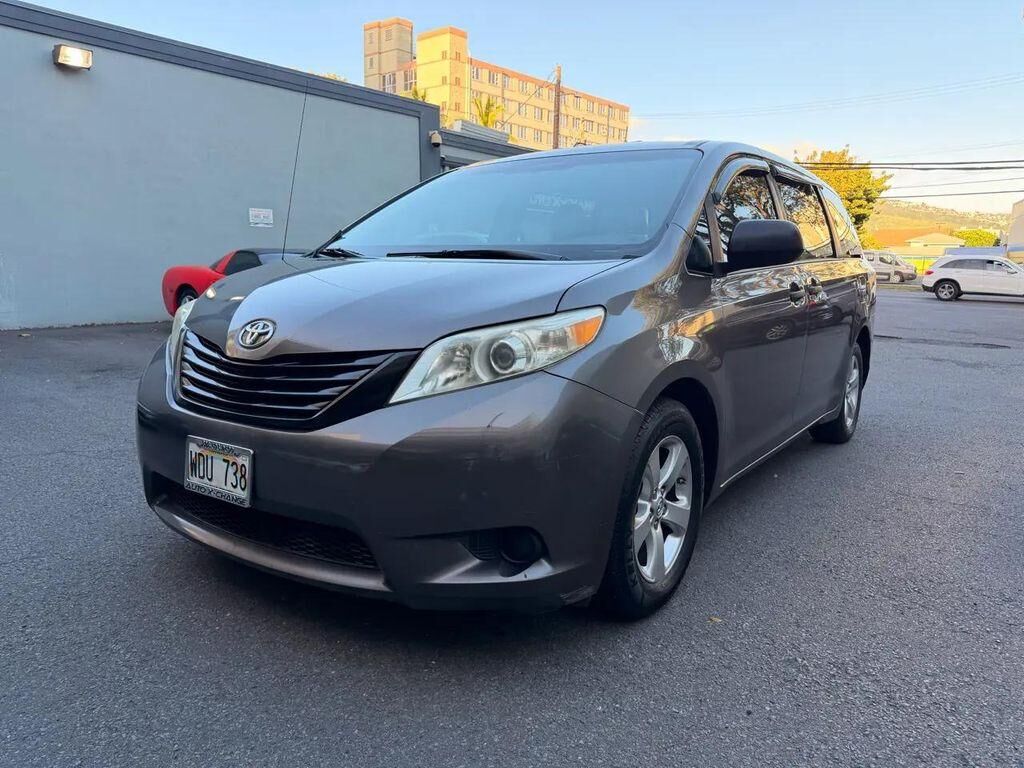 2013 TOYOTA Sienna