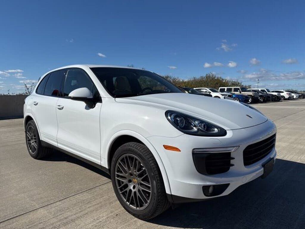 2017 PORSCHE Cayenne