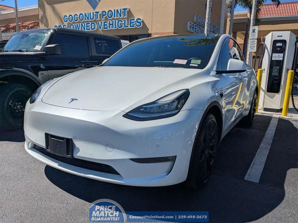 2022 TESLA Model Y