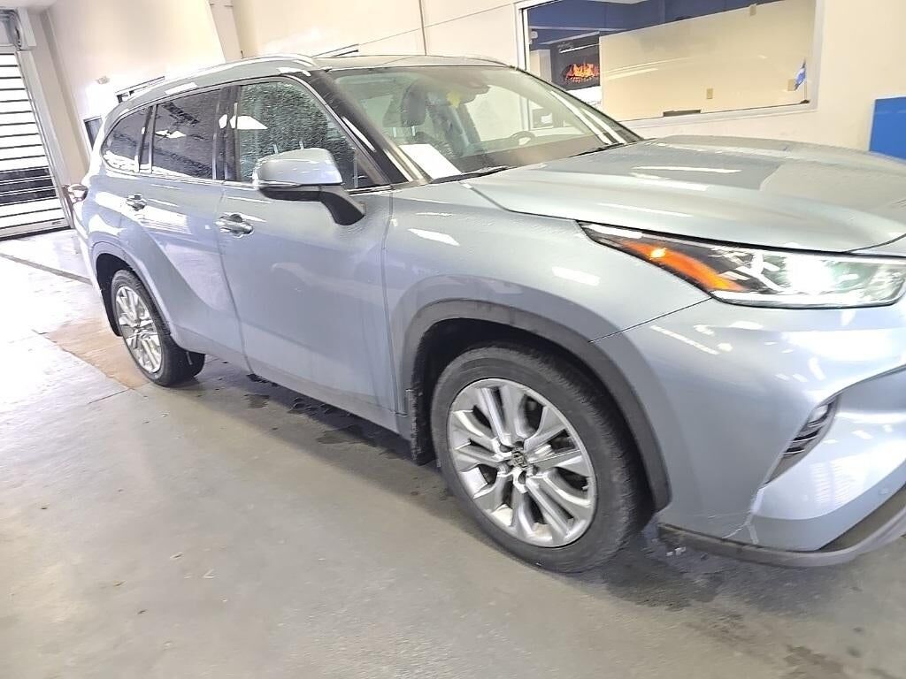 2022 TOYOTA Highlander