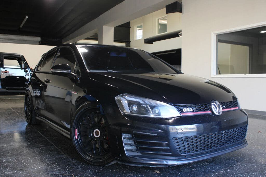 2017 VOLKSWAGEN Golf GTI