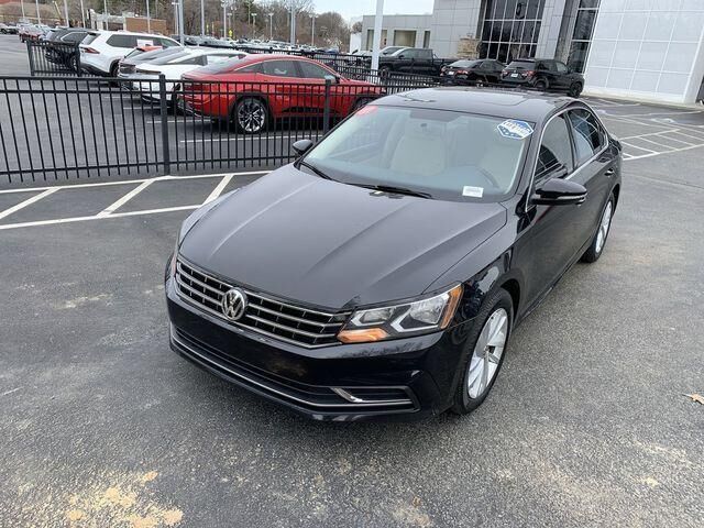 2018 VOLKSWAGEN Passat