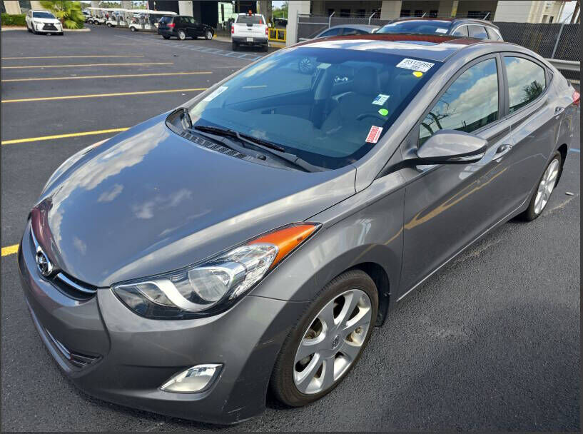 2013 HYUNDAI Elantra