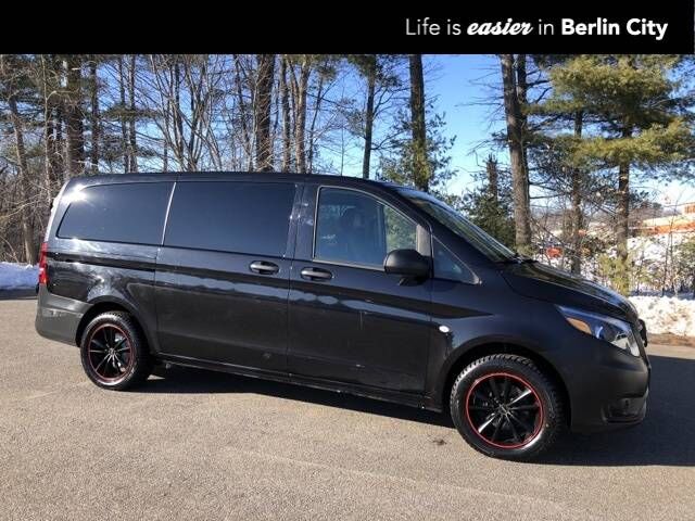 2019 MERCEDES-BENZ METRIS