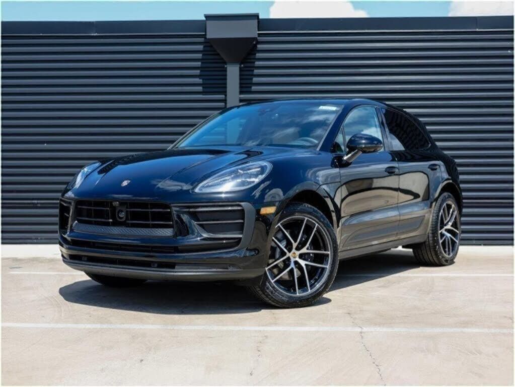 2025 PORSCHE Macan