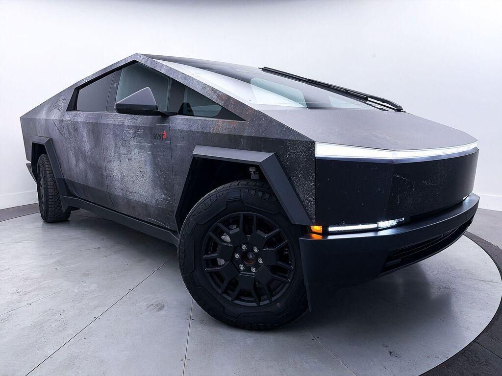2024 TESLA Cybertruck