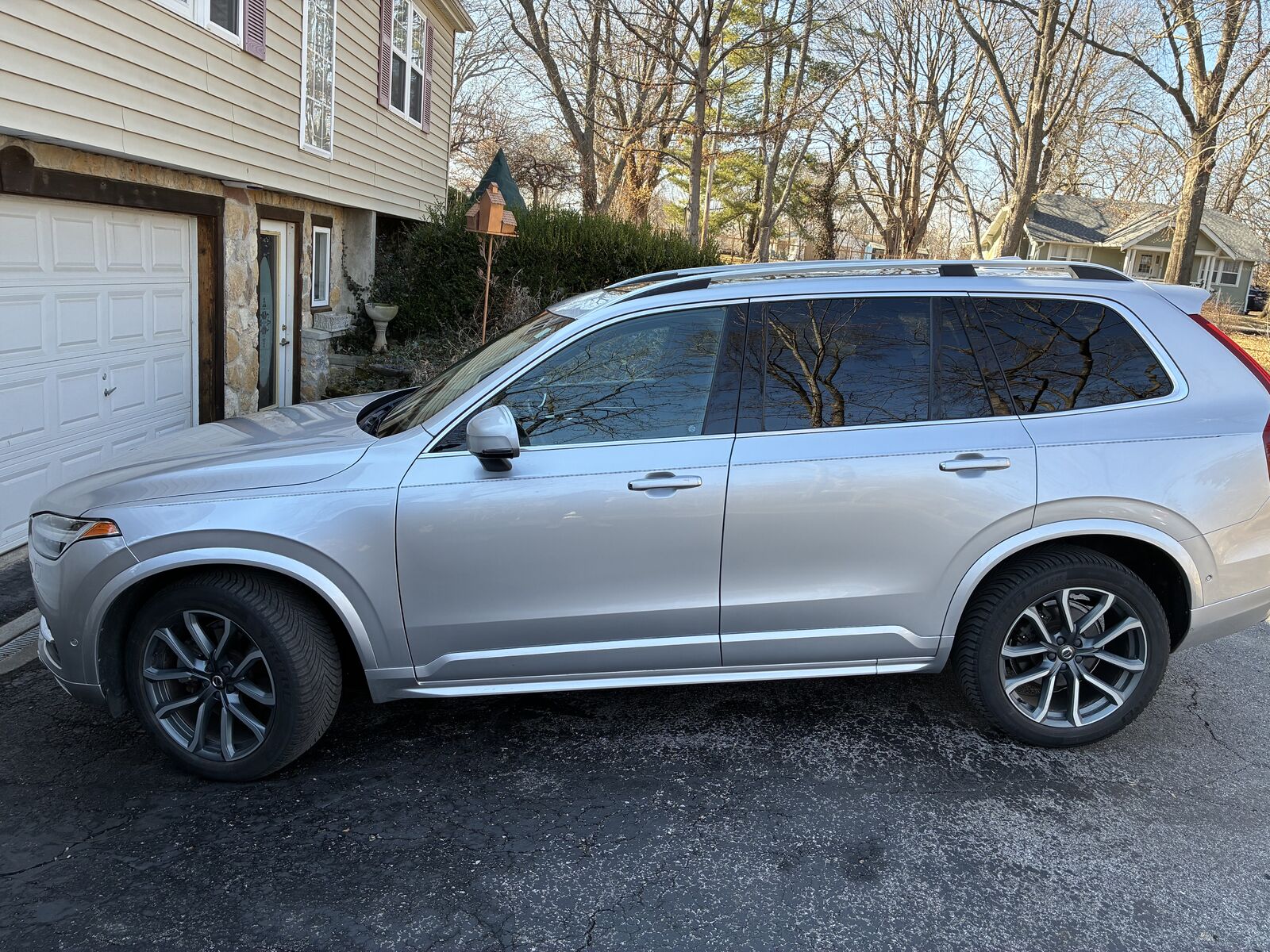 2019 VOLVO XC90