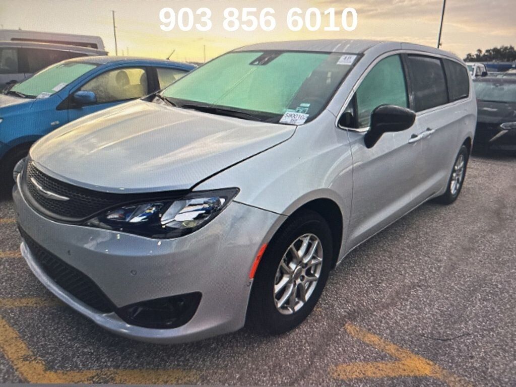 2024 CHRYSLER Voyager