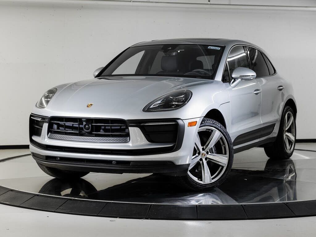 2025 PORSCHE Macan