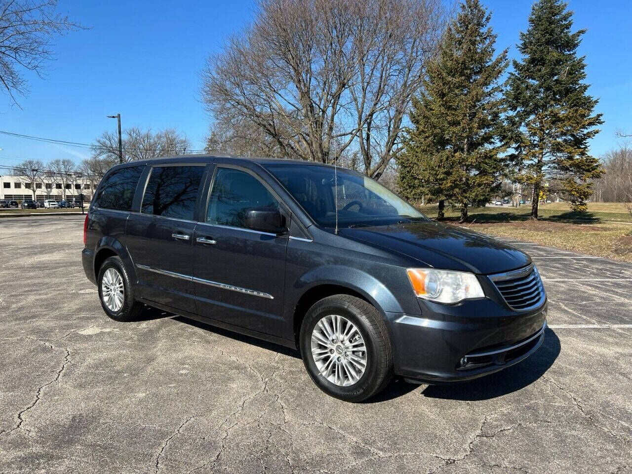 2014 CHRYSLER Town and Country