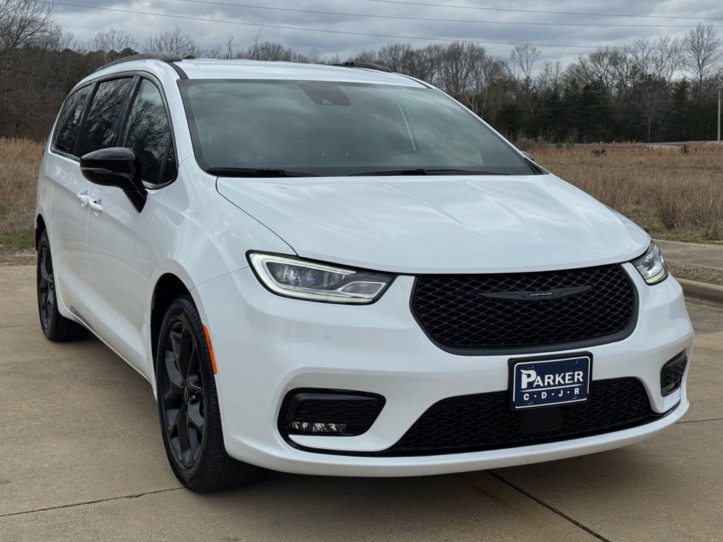 2026 CHRYSLER Pacifica