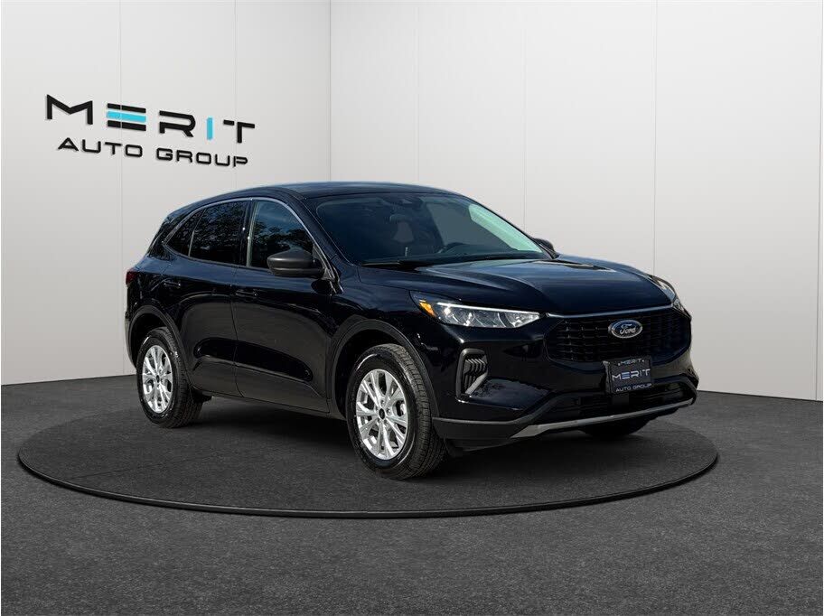 2024 FORD Escape