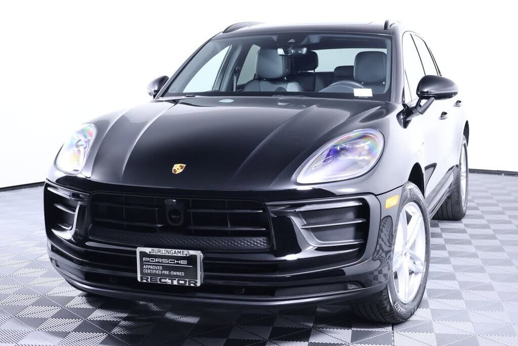 2025 PORSCHE Macan
