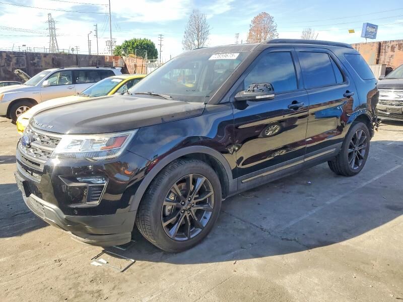 2018 FORD Explorer