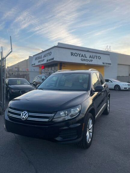 2017 VOLKSWAGEN Tiguan