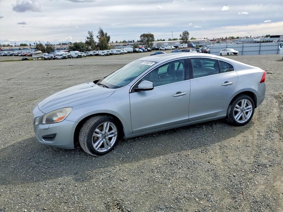 2013 VOLVO S60