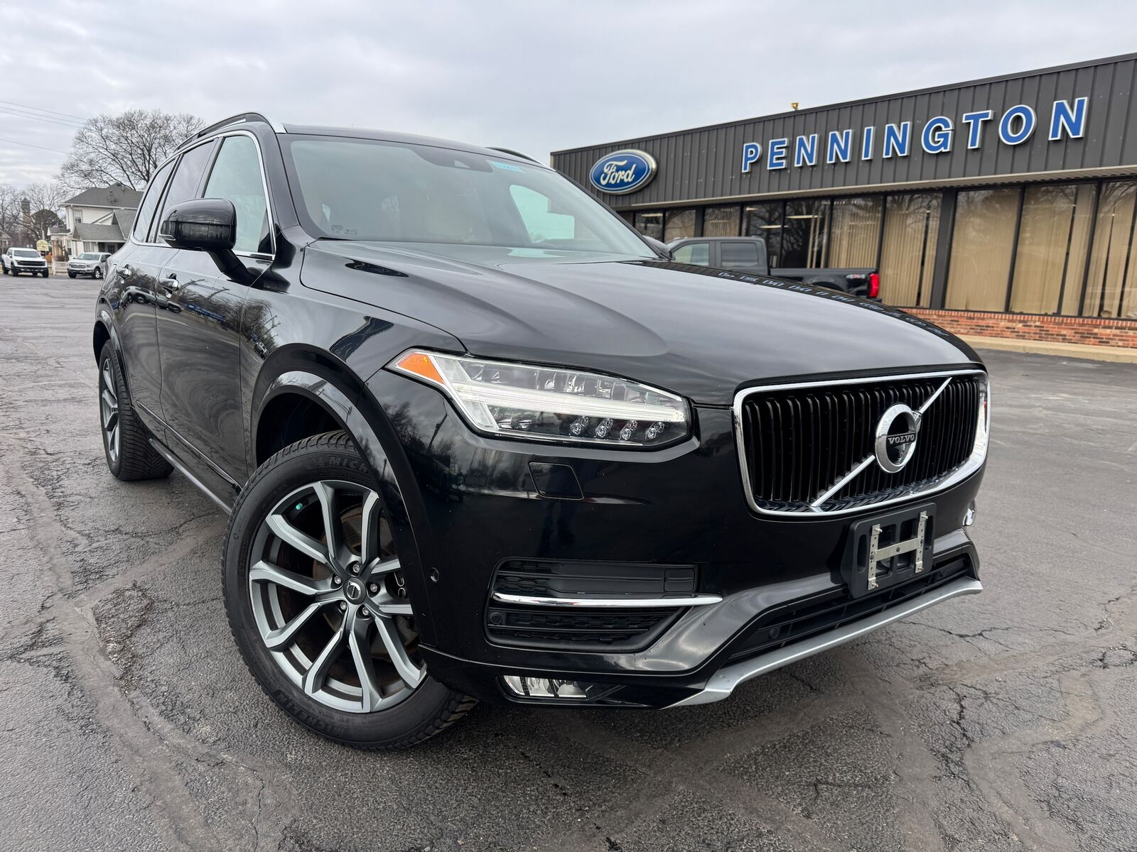 2017 VOLVO XC90