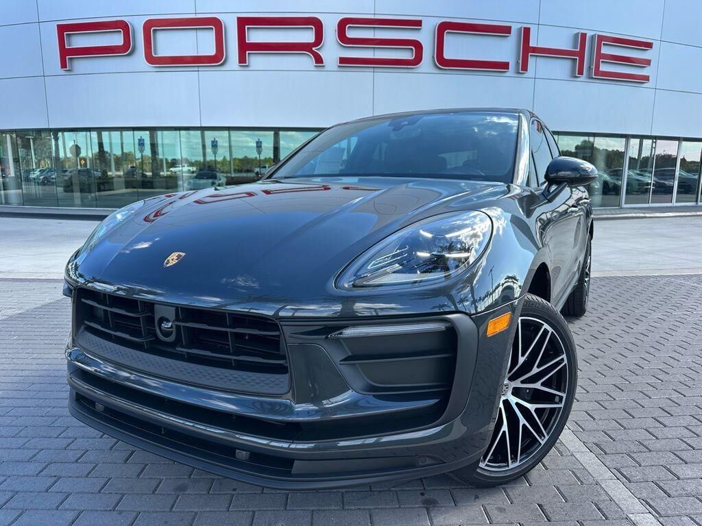 2026 PORSCHE Macan
