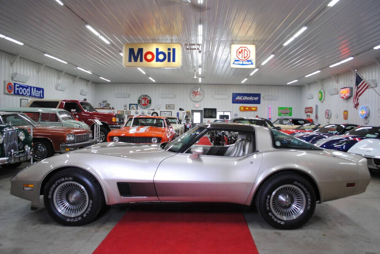 1982 CHEVROLET Corvette