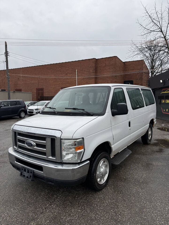 2009 FORD E-350