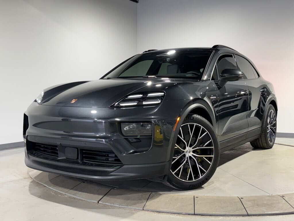 2024 PORSCHE Macan