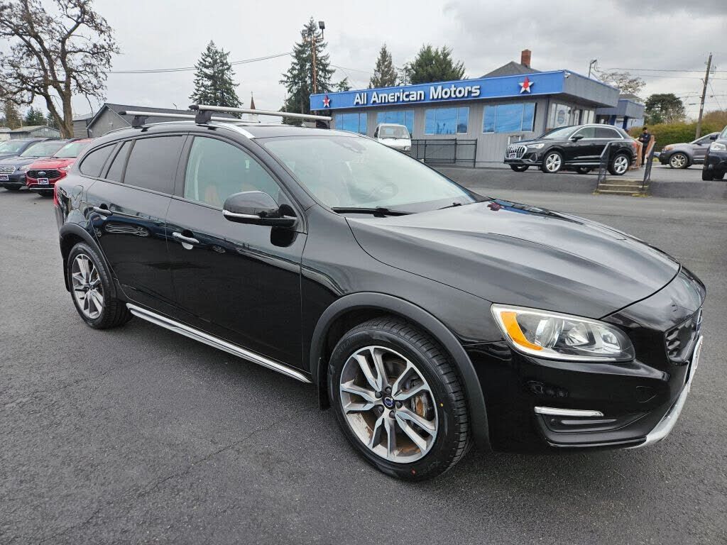 2018 VOLVO V60