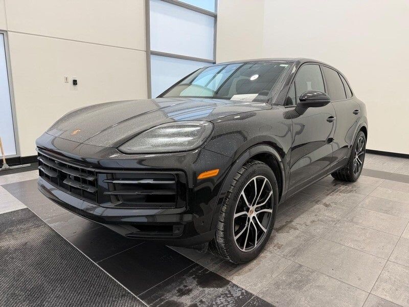 2025 PORSCHE Cayenne