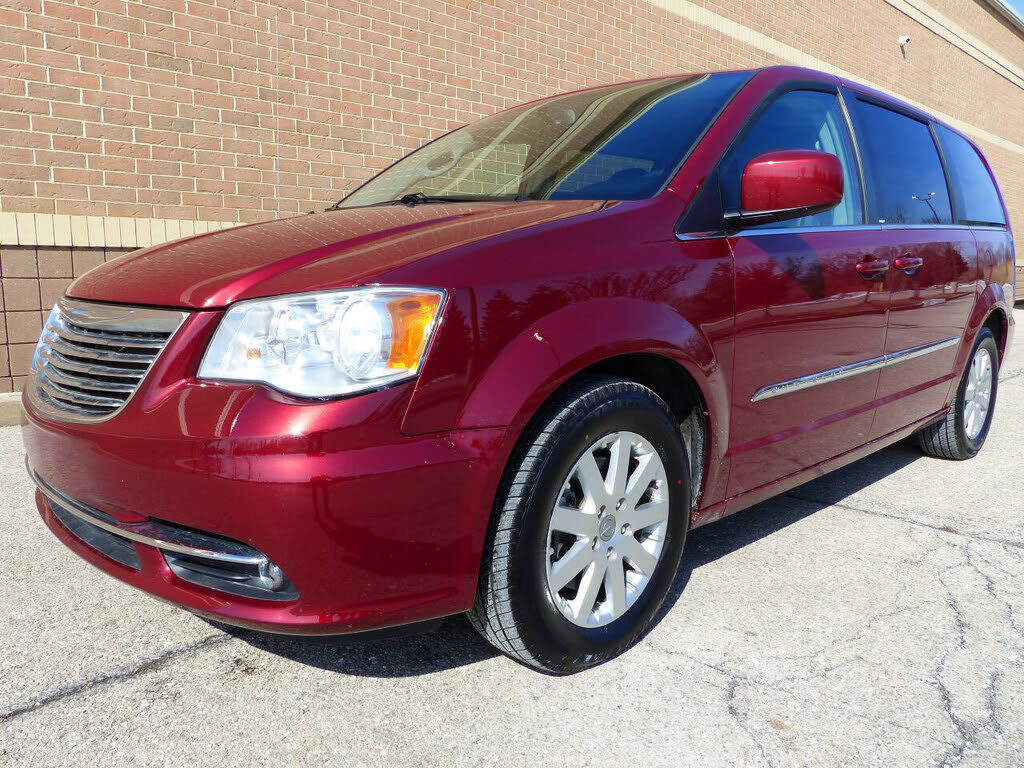 2014 CHRYSLER Town and Country