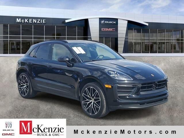 2024 PORSCHE Macan