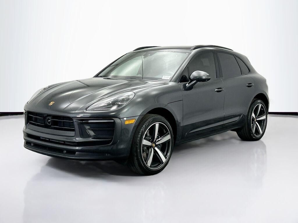 2026 PORSCHE Macan