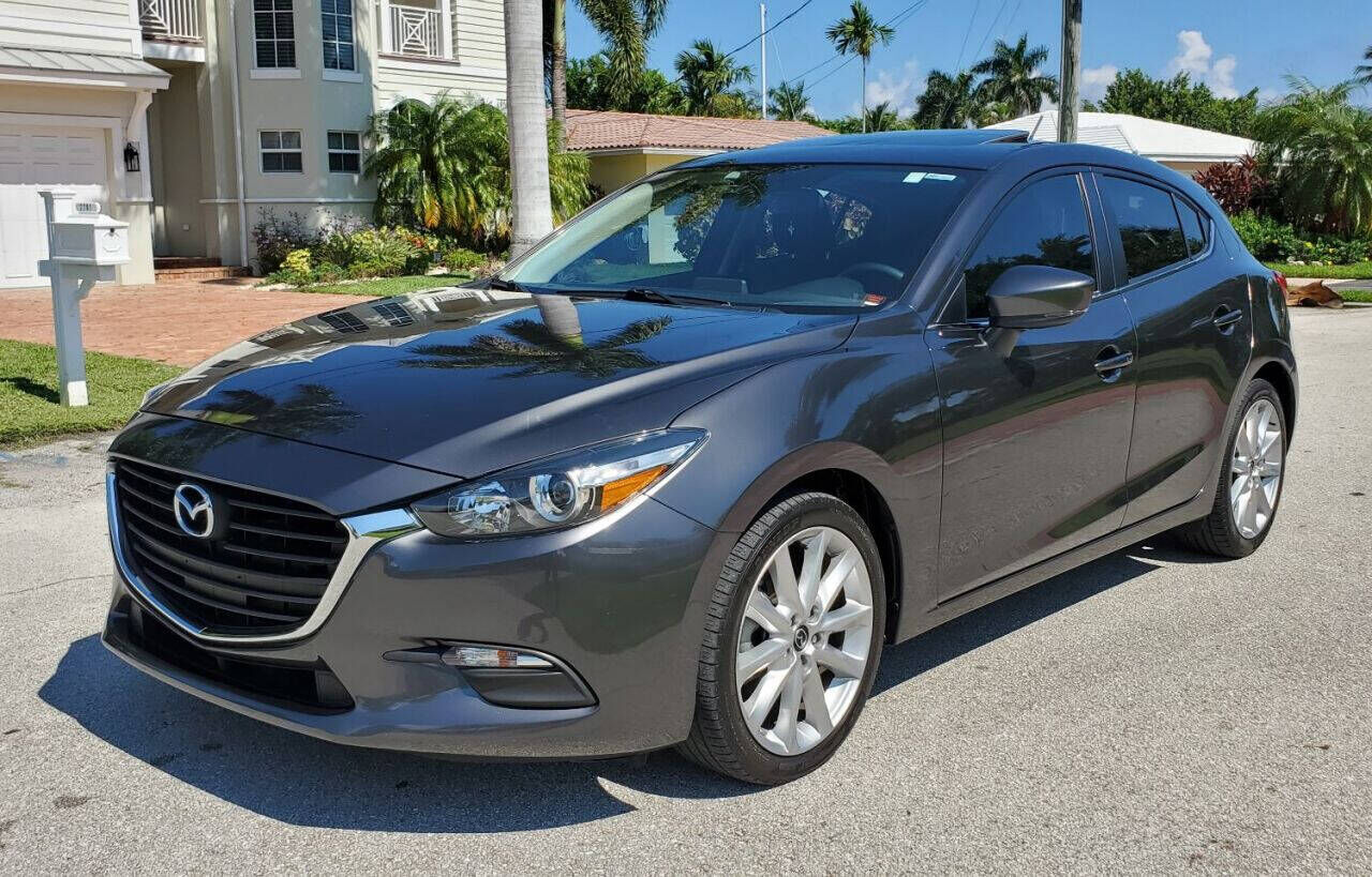 2017 MAZDA Mazda3
