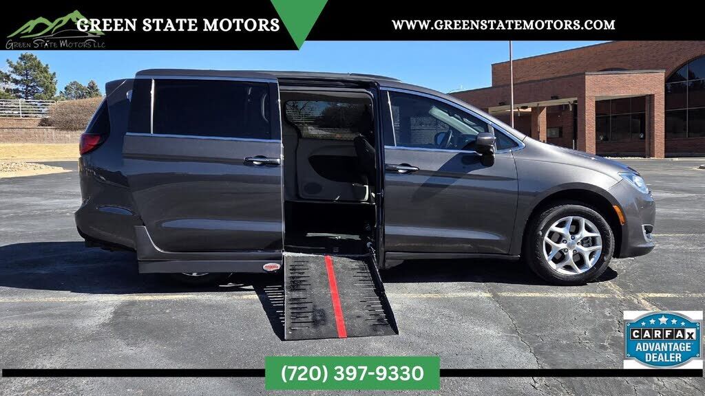 2017 CHRYSLER Pacifica