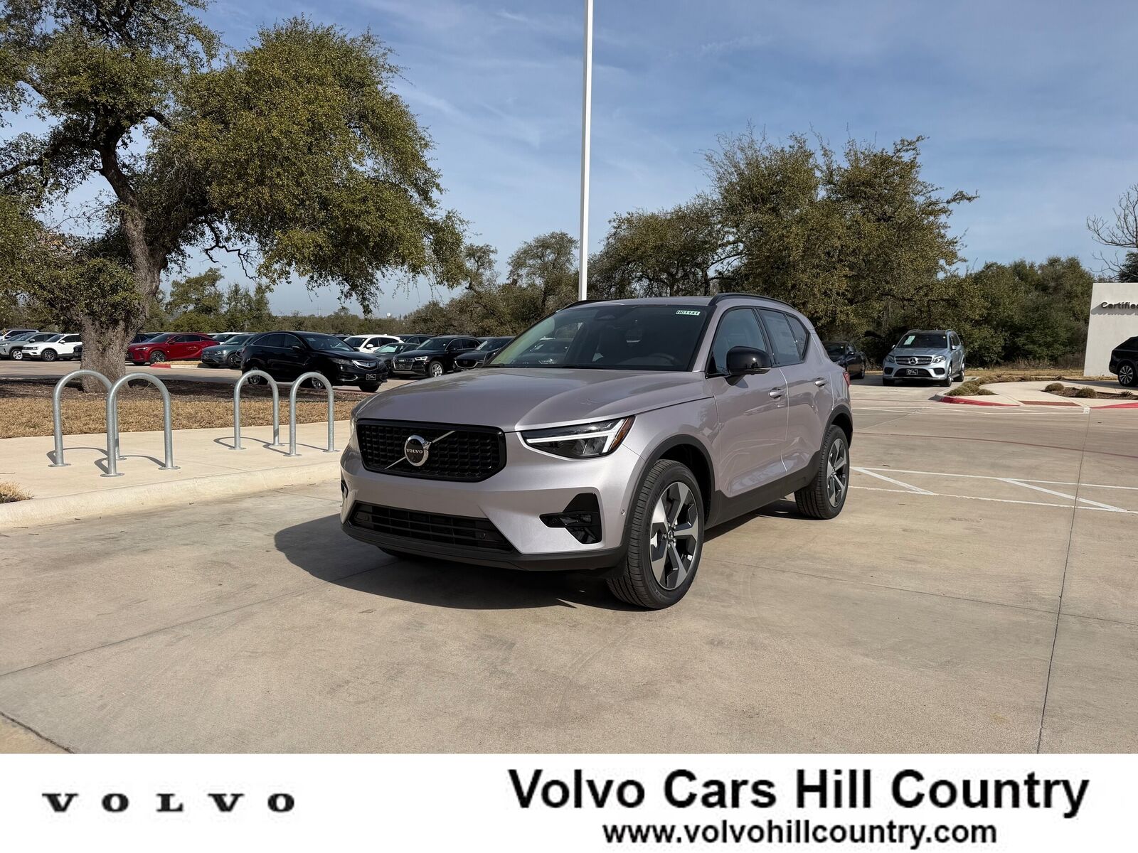2026 VOLVO XC40