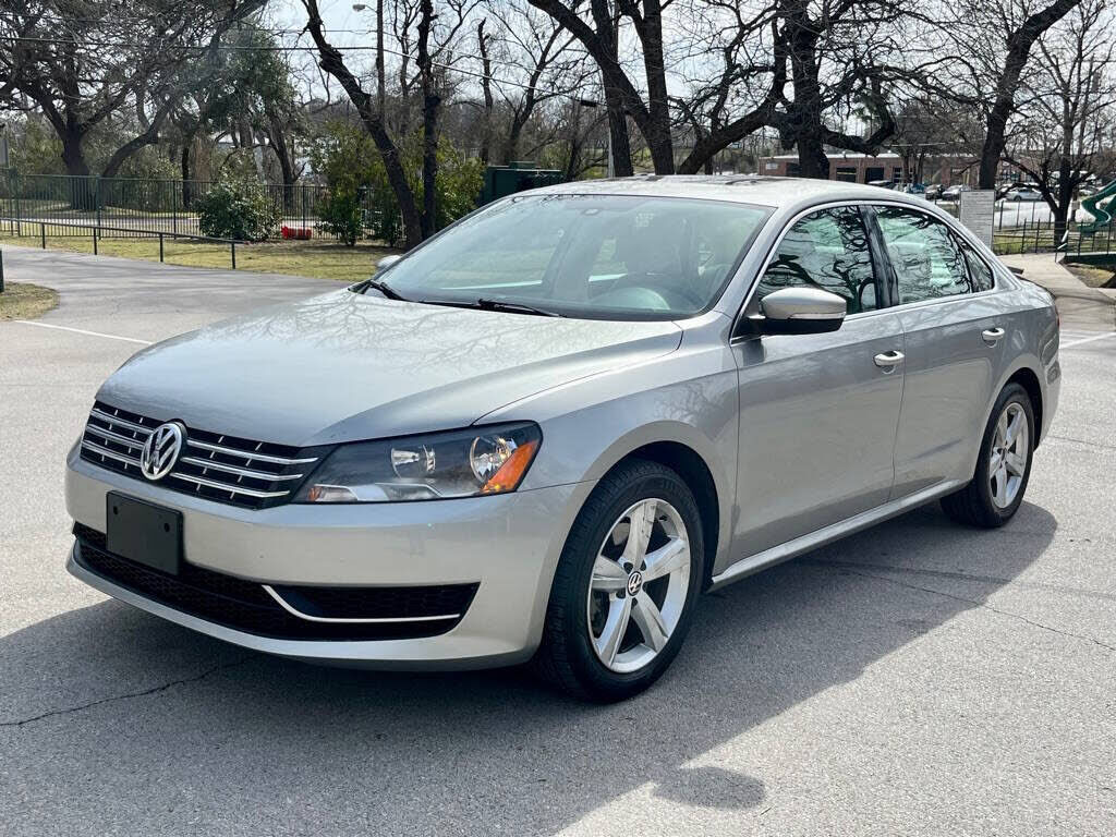 2013 VOLKSWAGEN Passat