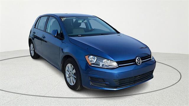 2017 VOLKSWAGEN Golf