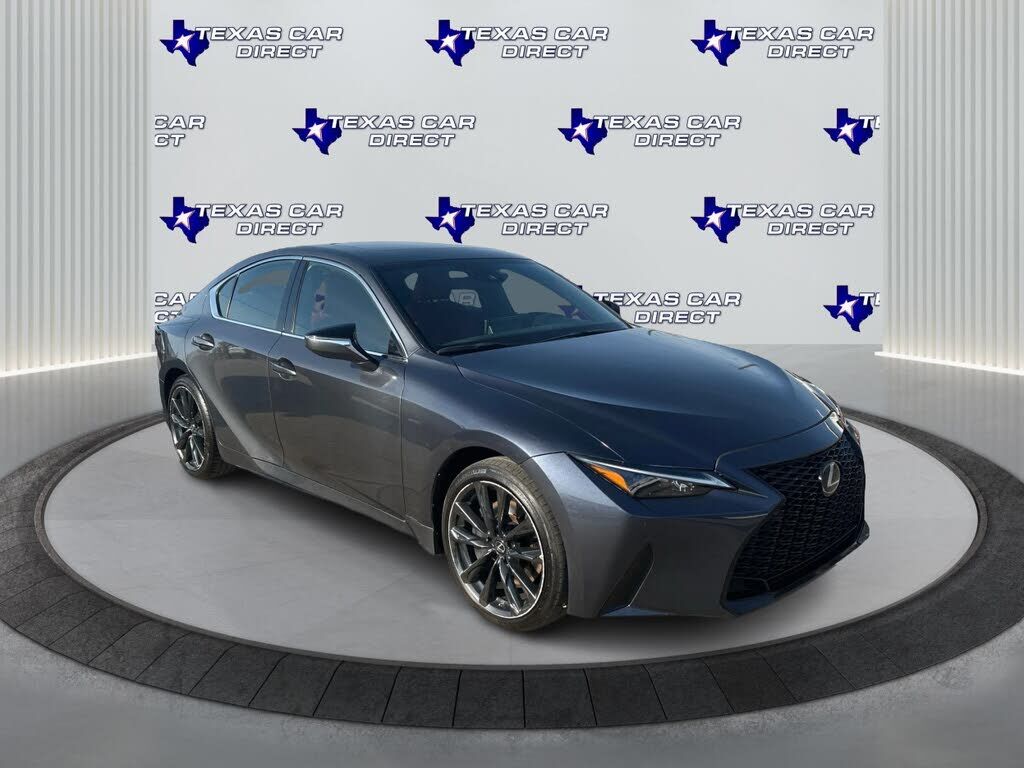 2022 LEXUS IS