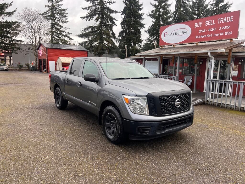 2017 NISSAN Titan