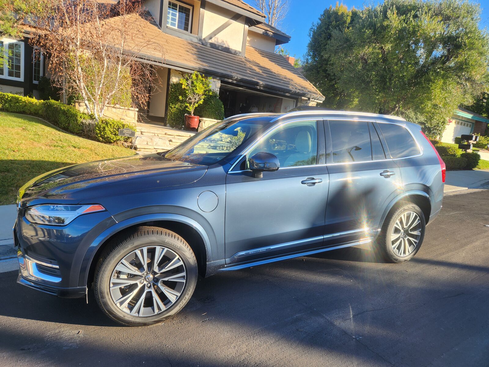 2022 VOLVO XC90